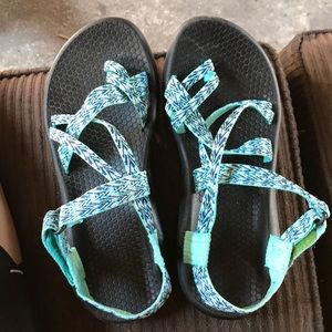 Summer shoes: Water sandals or hiking shoes  👡